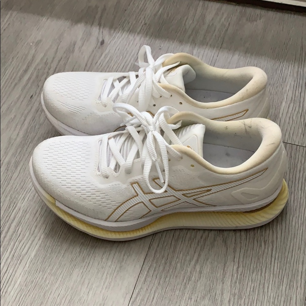 ASICS glideride size 6